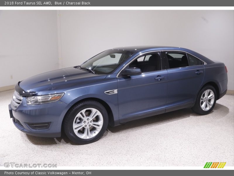 Front 3/4 View of 2018 Taurus SEL AWD