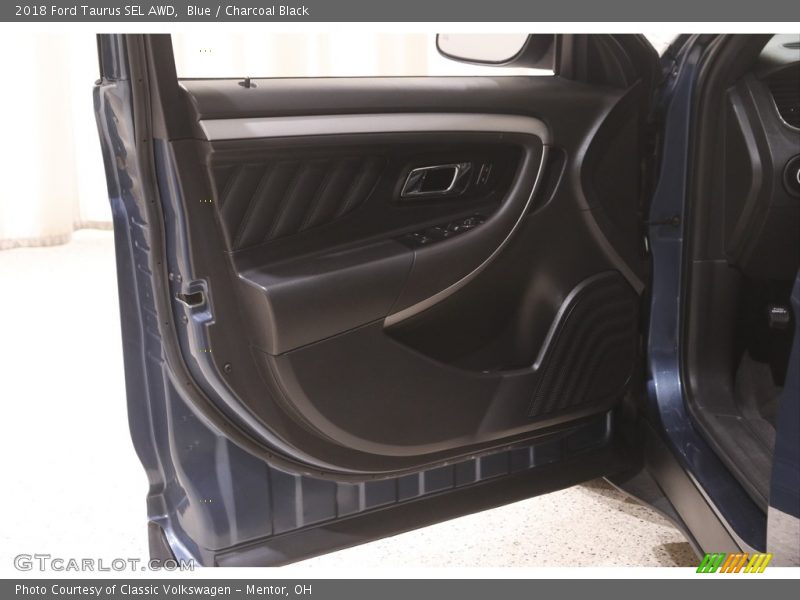 Door Panel of 2018 Taurus SEL AWD