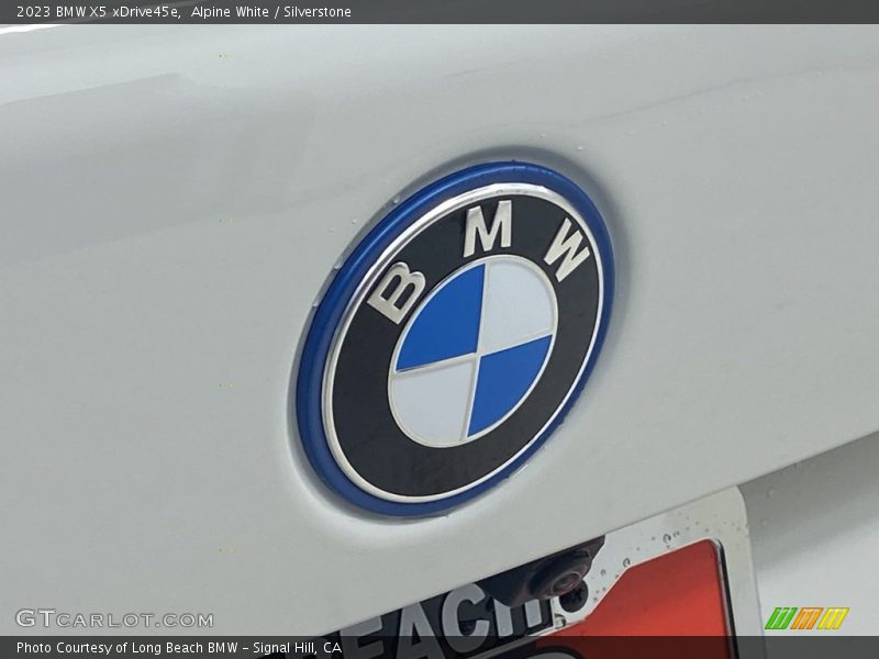 Alpine White / Silverstone 2023 BMW X5 xDrive45e