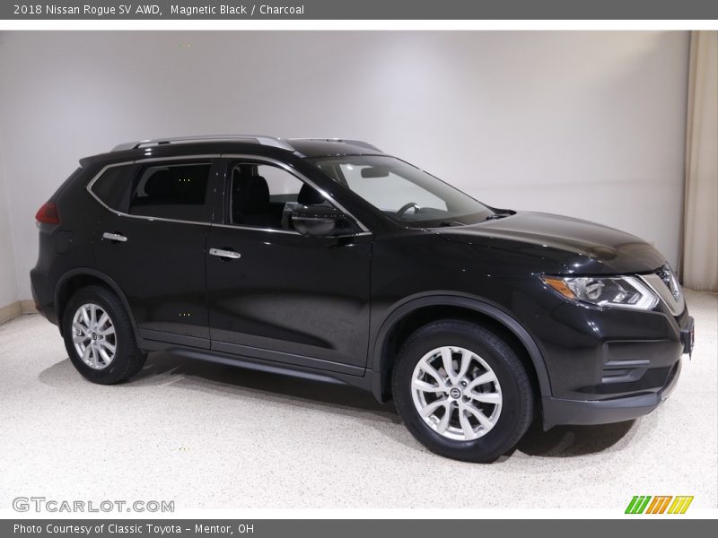 Magnetic Black / Charcoal 2018 Nissan Rogue SV AWD