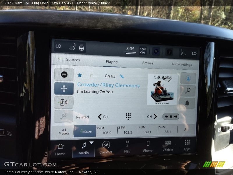 Bright White / Black 2022 Ram 1500 Big Horn Crew Cab 4x4