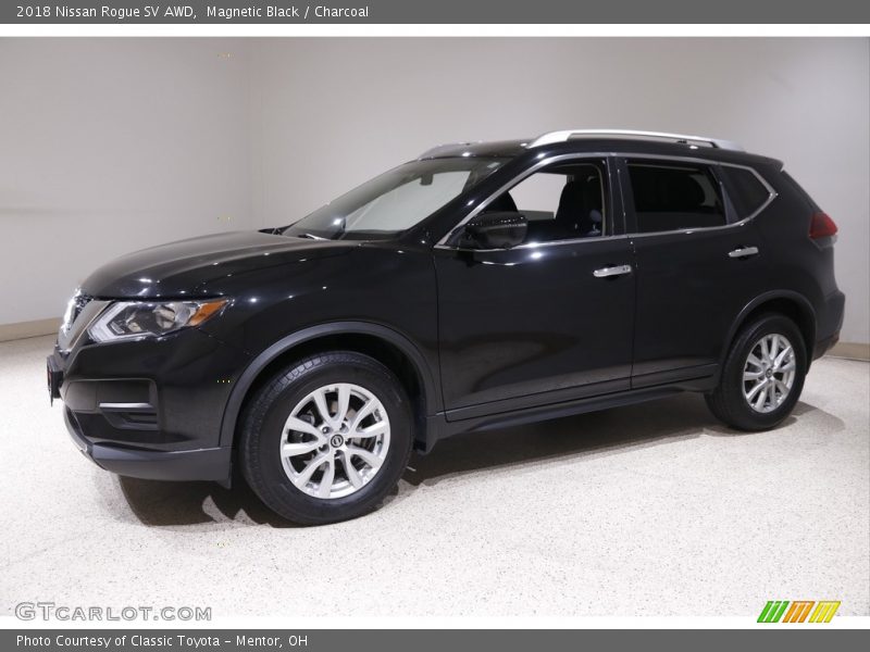 Magnetic Black / Charcoal 2018 Nissan Rogue SV AWD