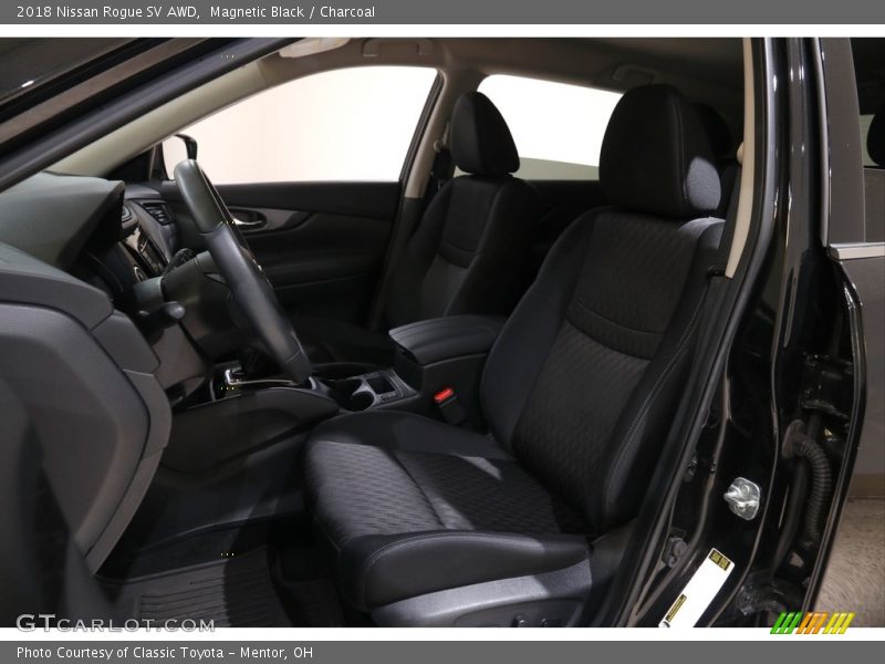 Magnetic Black / Charcoal 2018 Nissan Rogue SV AWD