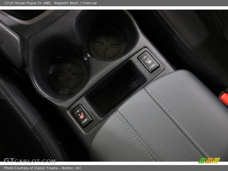 Magnetic Black / Charcoal 2018 Nissan Rogue SV AWD