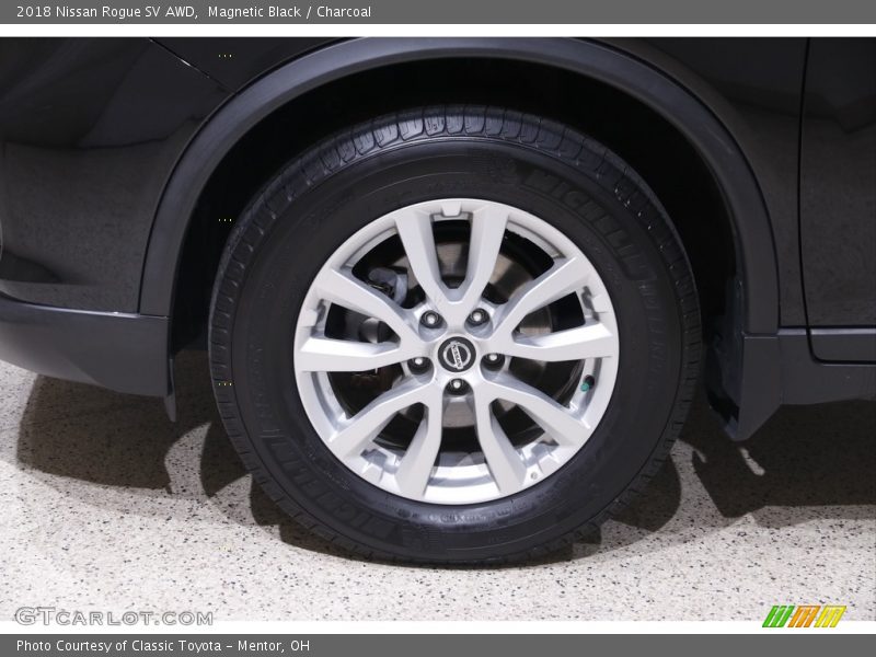 Magnetic Black / Charcoal 2018 Nissan Rogue SV AWD
