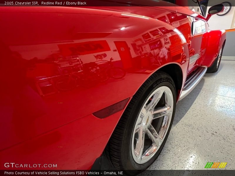 Redline Red / Ebony Black 2005 Chevrolet SSR