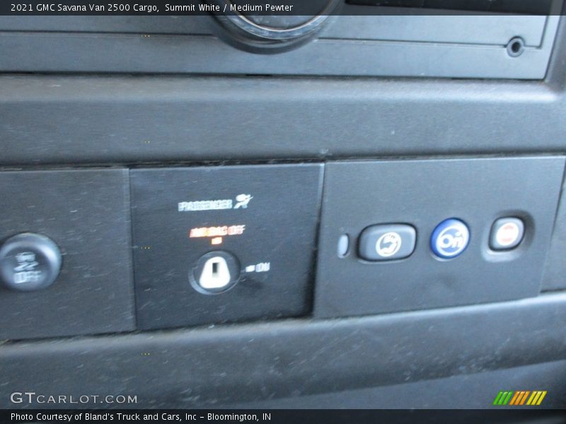 Summit White / Medium Pewter 2021 GMC Savana Van 2500 Cargo
