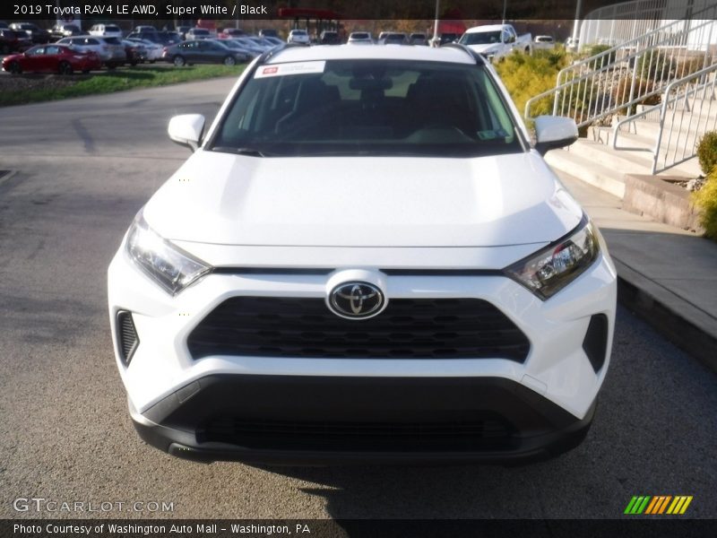 Super White / Black 2019 Toyota RAV4 LE AWD