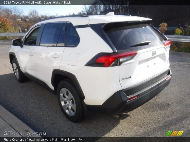 Super White / Black 2019 Toyota RAV4 LE AWD