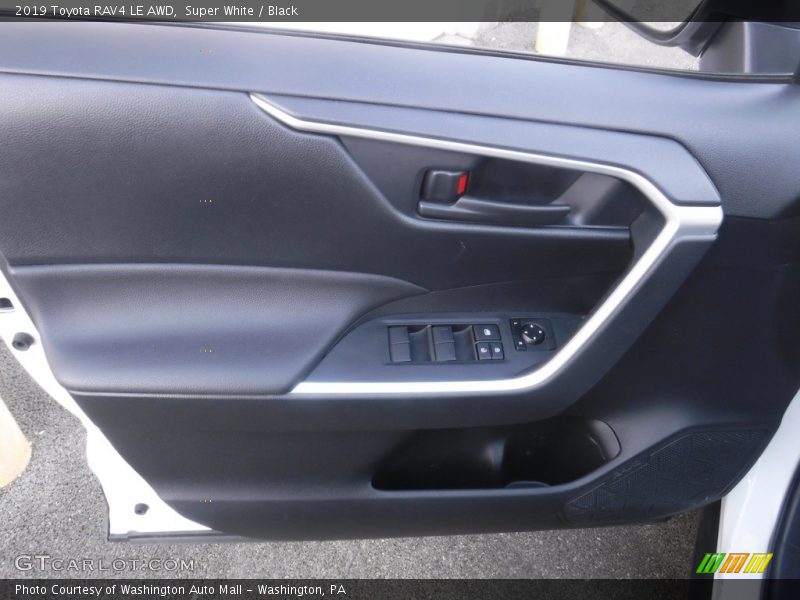 Super White / Black 2019 Toyota RAV4 LE AWD