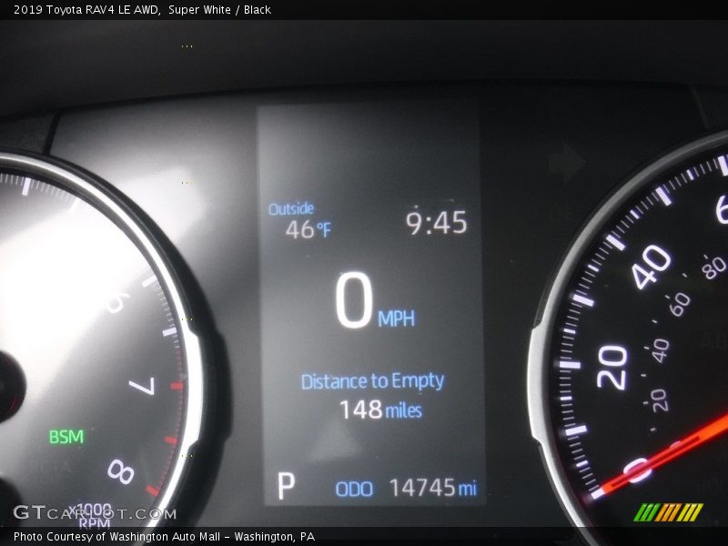 Super White / Black 2019 Toyota RAV4 LE AWD