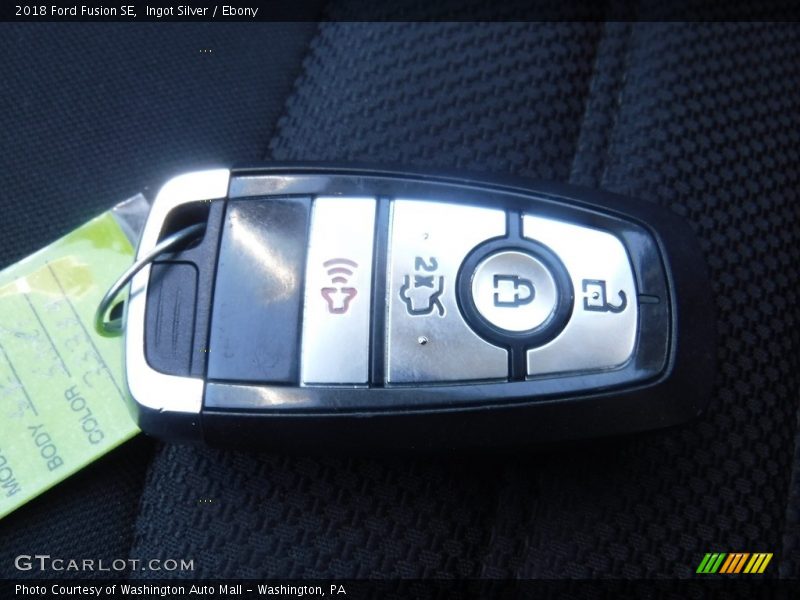 Ingot Silver / Ebony 2018 Ford Fusion SE