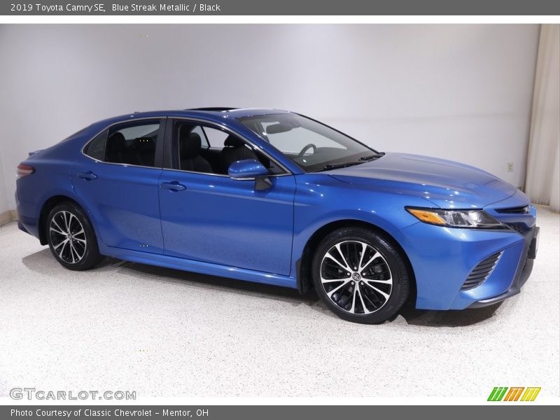 Blue Streak Metallic / Black 2019 Toyota Camry SE