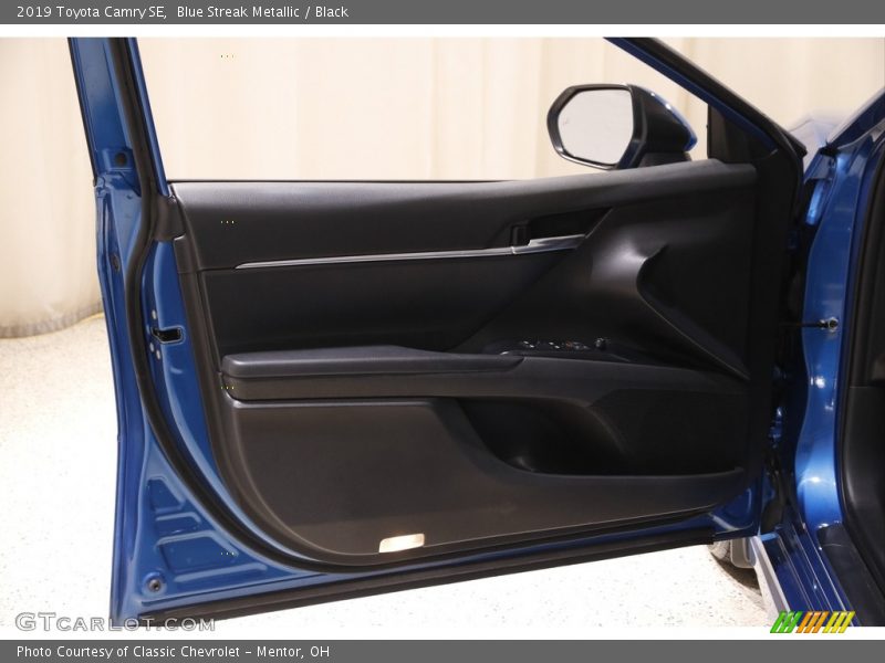 Blue Streak Metallic / Black 2019 Toyota Camry SE