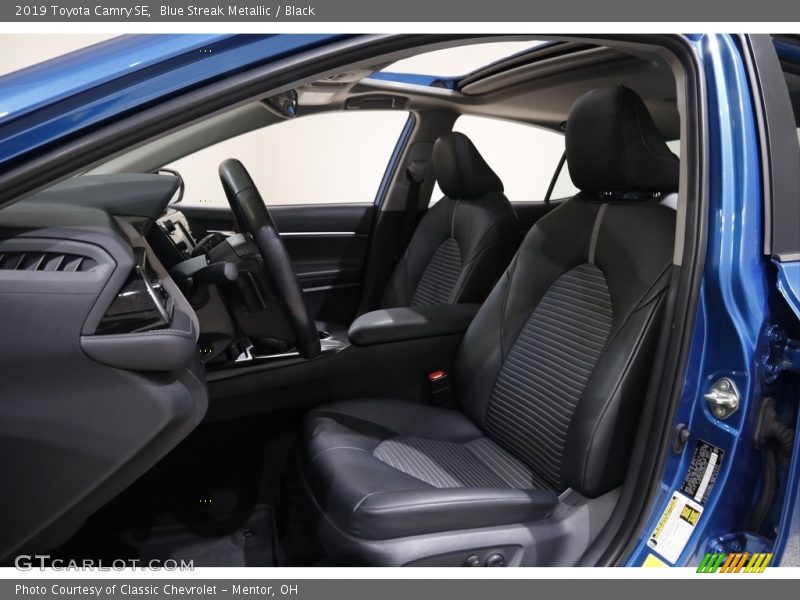 Blue Streak Metallic / Black 2019 Toyota Camry SE