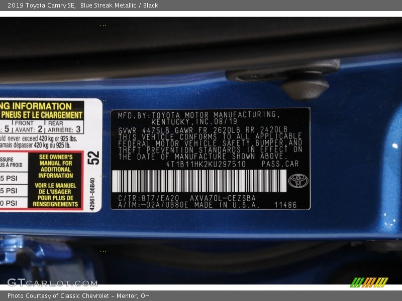 Blue Streak Metallic / Black 2019 Toyota Camry SE