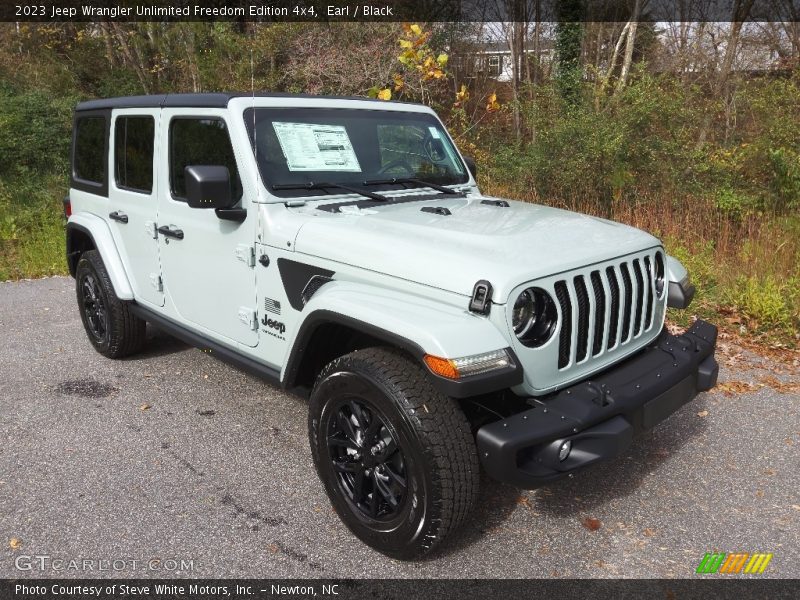 Front 3/4 View of 2023 Wrangler Unlimited Freedom Edition 4x4