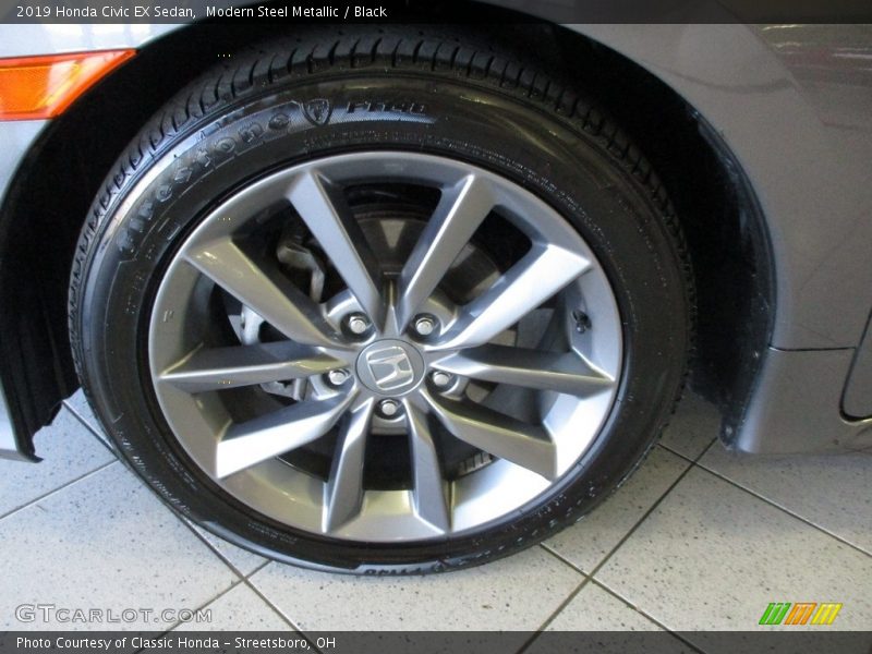 Modern Steel Metallic / Black 2019 Honda Civic EX Sedan