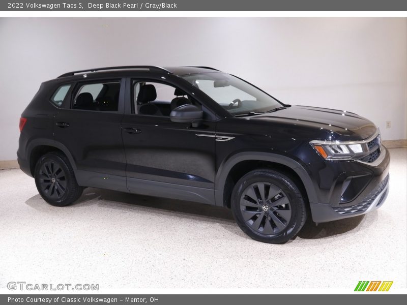 Deep Black Pearl / Gray/Black 2022 Volkswagen Taos S