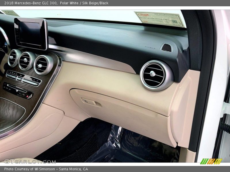 Polar White / Silk Beige/Black 2018 Mercedes-Benz GLC 300