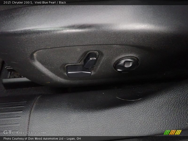 Vivid Blue Pearl / Black 2015 Chrysler 200 S