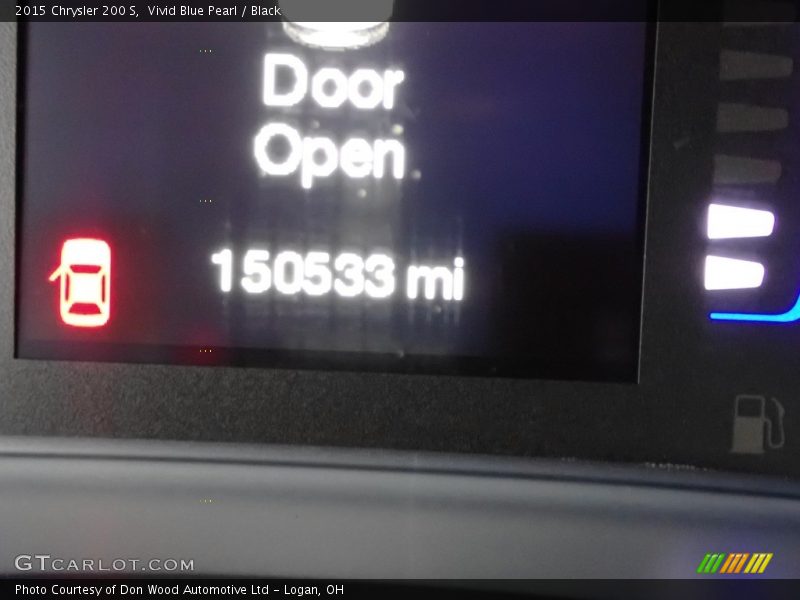 Vivid Blue Pearl / Black 2015 Chrysler 200 S