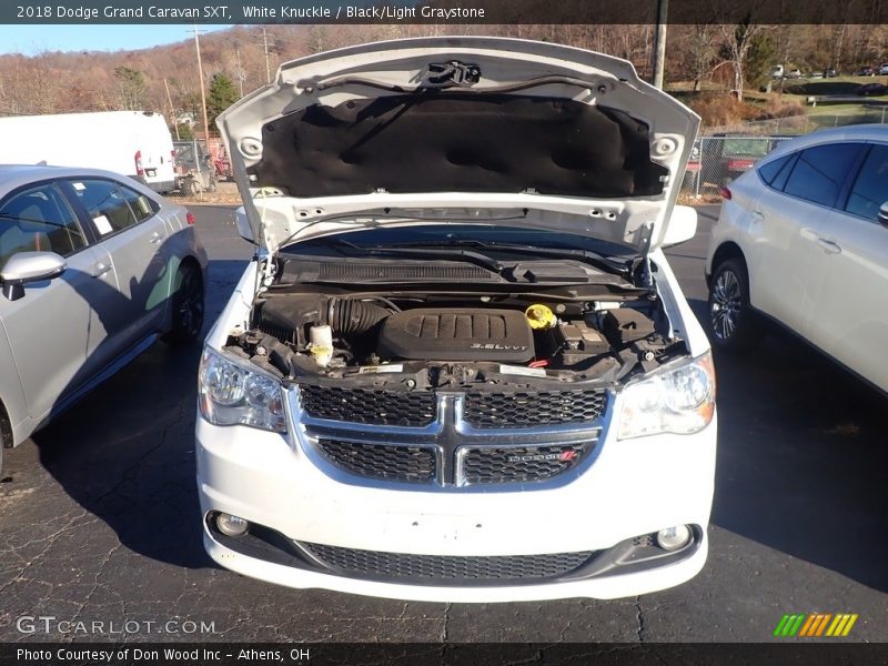 White Knuckle / Black/Light Graystone 2018 Dodge Grand Caravan SXT