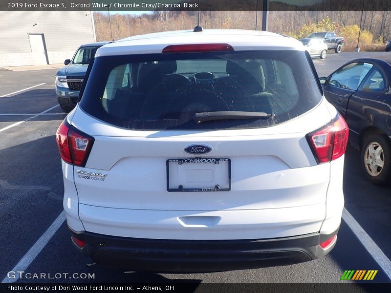 Oxford White / Chromite Gray/Charcoal Black 2019 Ford Escape S