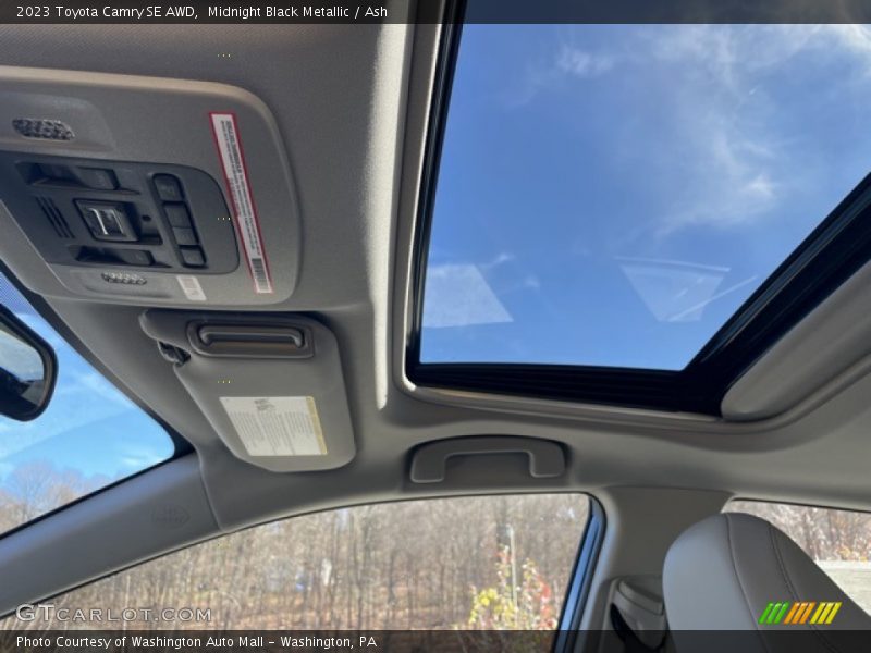 Midnight Black Metallic / Ash 2023 Toyota Camry SE AWD
