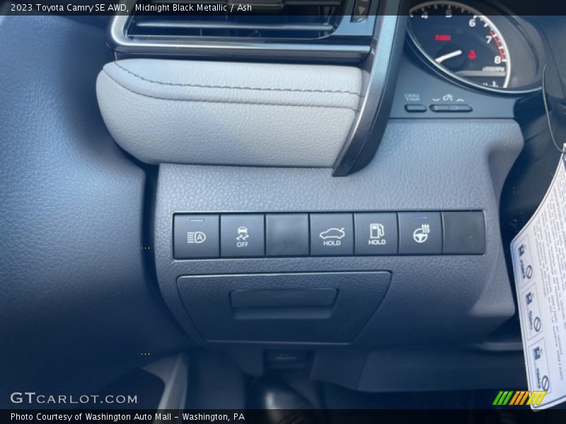 Controls of 2023 Camry SE AWD