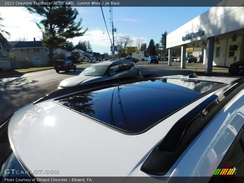 Summit White / Jet Black 2023 Chevrolet TrailBlazer ACTIV AWD