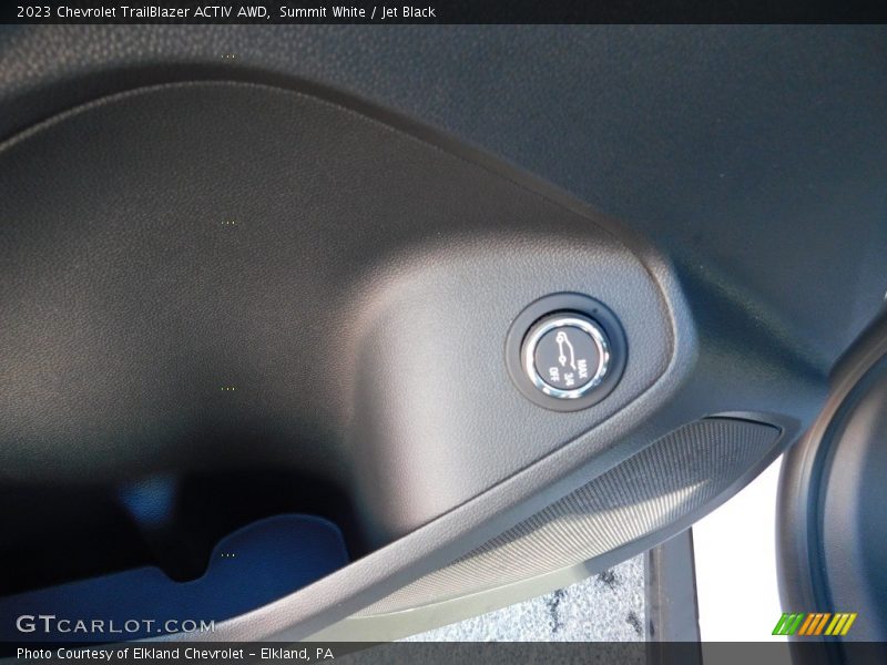 Summit White / Jet Black 2023 Chevrolet TrailBlazer ACTIV AWD