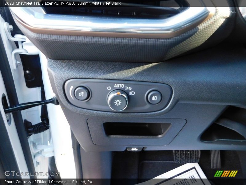 Summit White / Jet Black 2023 Chevrolet TrailBlazer ACTIV AWD