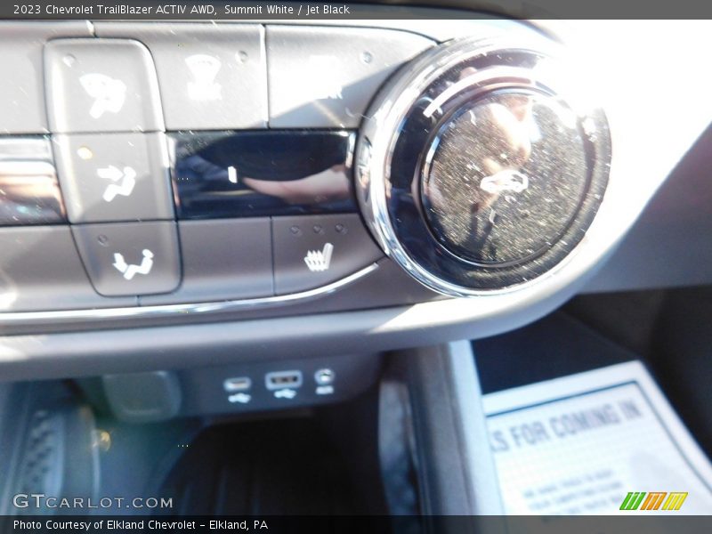 Summit White / Jet Black 2023 Chevrolet TrailBlazer ACTIV AWD