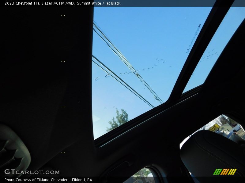 Summit White / Jet Black 2023 Chevrolet TrailBlazer ACTIV AWD