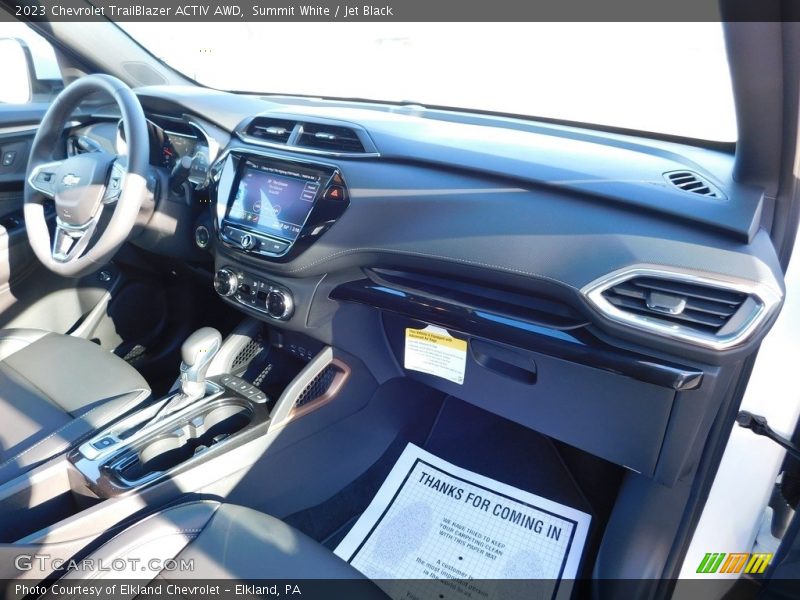 Summit White / Jet Black 2023 Chevrolet TrailBlazer ACTIV AWD