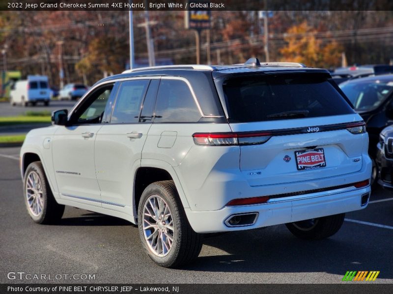 Bright White / Global Black 2022 Jeep Grand Cherokee Summit 4XE Hybrid
