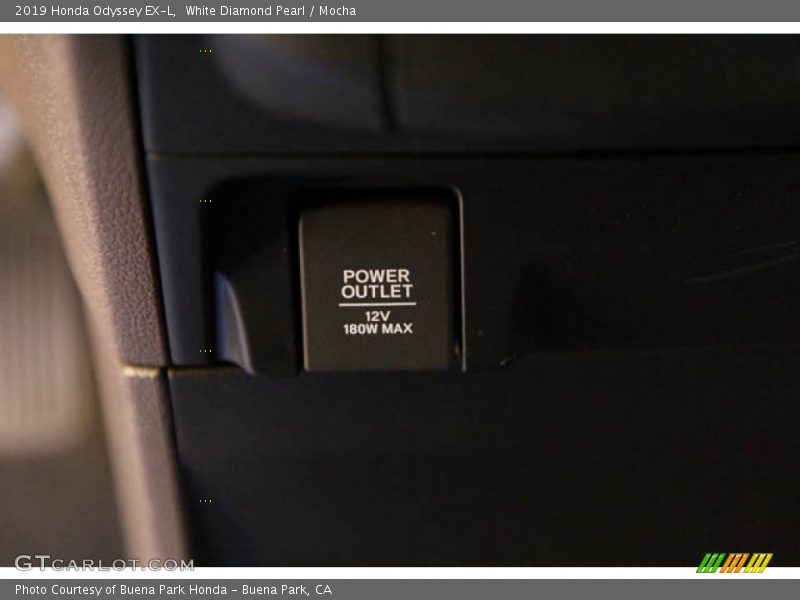 White Diamond Pearl / Mocha 2019 Honda Odyssey EX-L