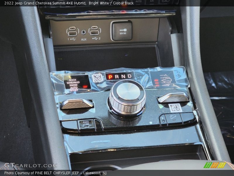  2022 Grand Cherokee Summit 4XE Hybrid 8 Speed Automatic Shifter
