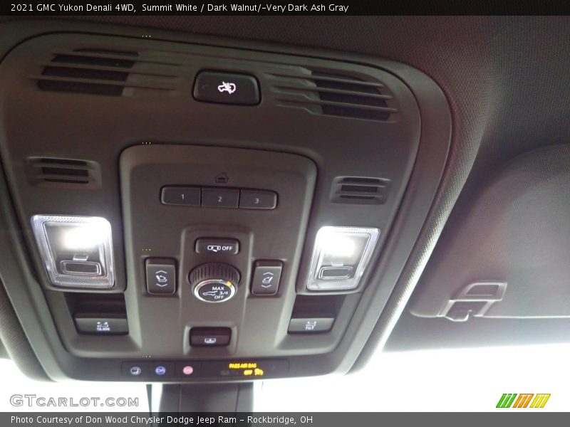 Summit White / Dark Walnut/­Very Dark Ash Gray 2021 GMC Yukon Denali 4WD
