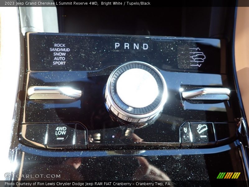 Bright White / Tupelo/Black 2023 Jeep Grand Cherokee L Summit Reserve 4WD