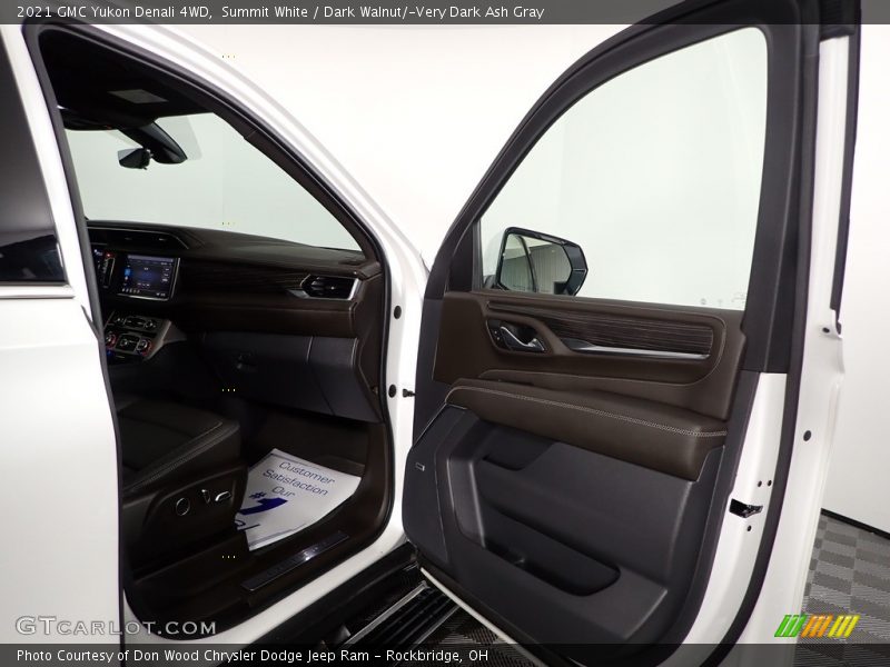 Summit White / Dark Walnut/­Very Dark Ash Gray 2021 GMC Yukon Denali 4WD