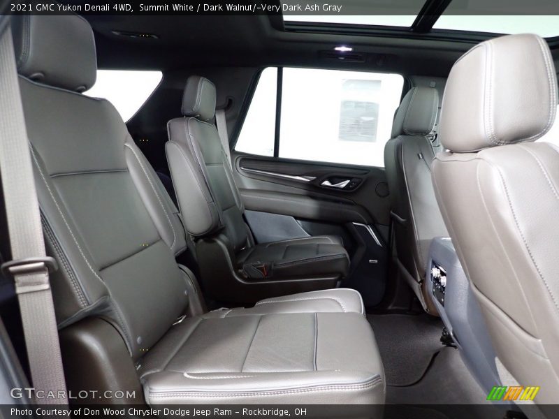 Summit White / Dark Walnut/­Very Dark Ash Gray 2021 GMC Yukon Denali 4WD