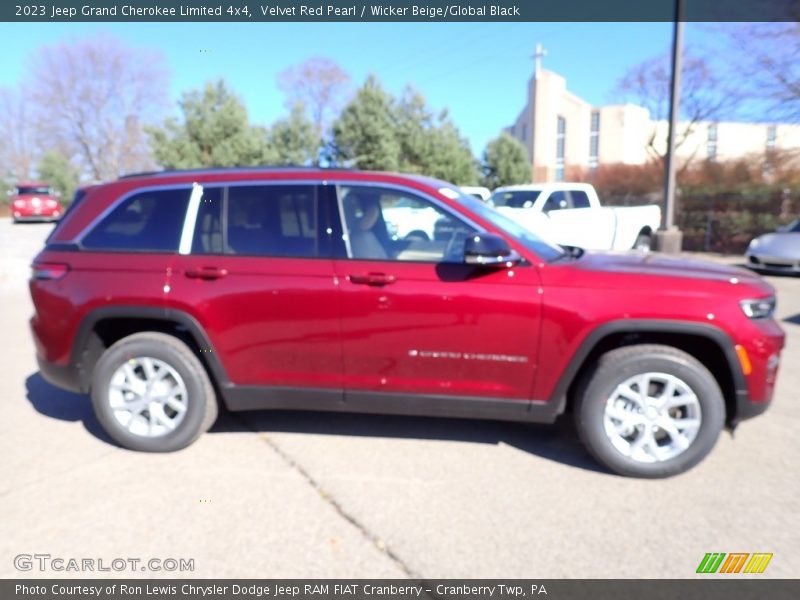 Velvet Red Pearl / Wicker Beige/Global Black 2023 Jeep Grand Cherokee Limited 4x4