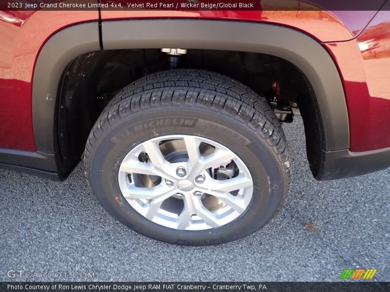 Velvet Red Pearl / Wicker Beige/Global Black 2023 Jeep Grand Cherokee Limited 4x4