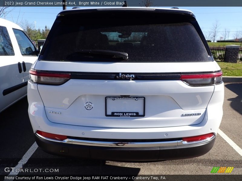 Bright White / Global Black 2023 Jeep Grand Cherokee Limited 4x4