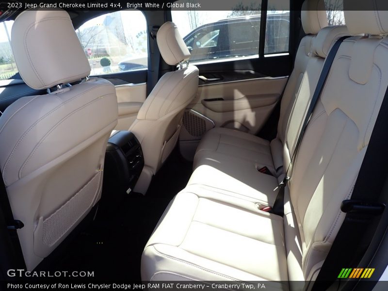 Bright White / Global Black 2023 Jeep Grand Cherokee Limited 4x4