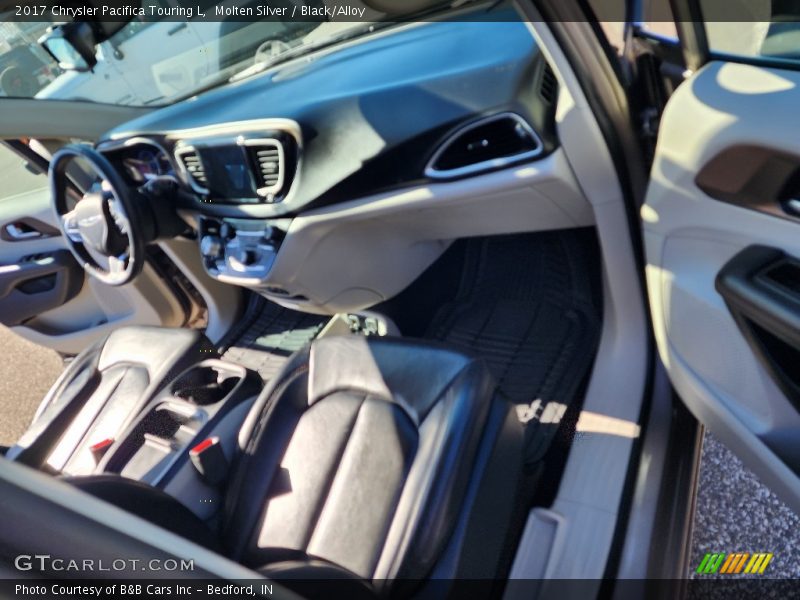 Molten Silver / Black/Alloy 2017 Chrysler Pacifica Touring L