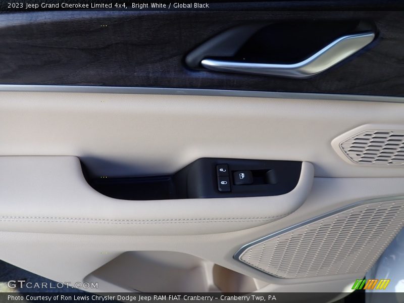 Bright White / Global Black 2023 Jeep Grand Cherokee Limited 4x4