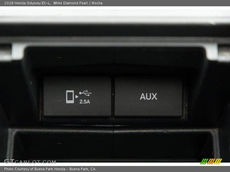 White Diamond Pearl / Mocha 2018 Honda Odyssey EX-L